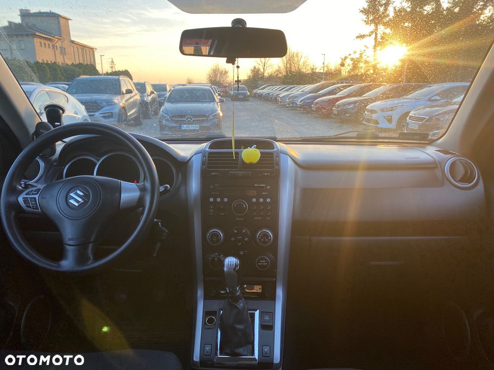 Suzuki Grand Vitara 2.0 De luxe - 30