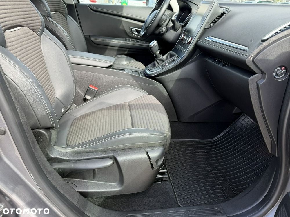 Renault Scenic - 36