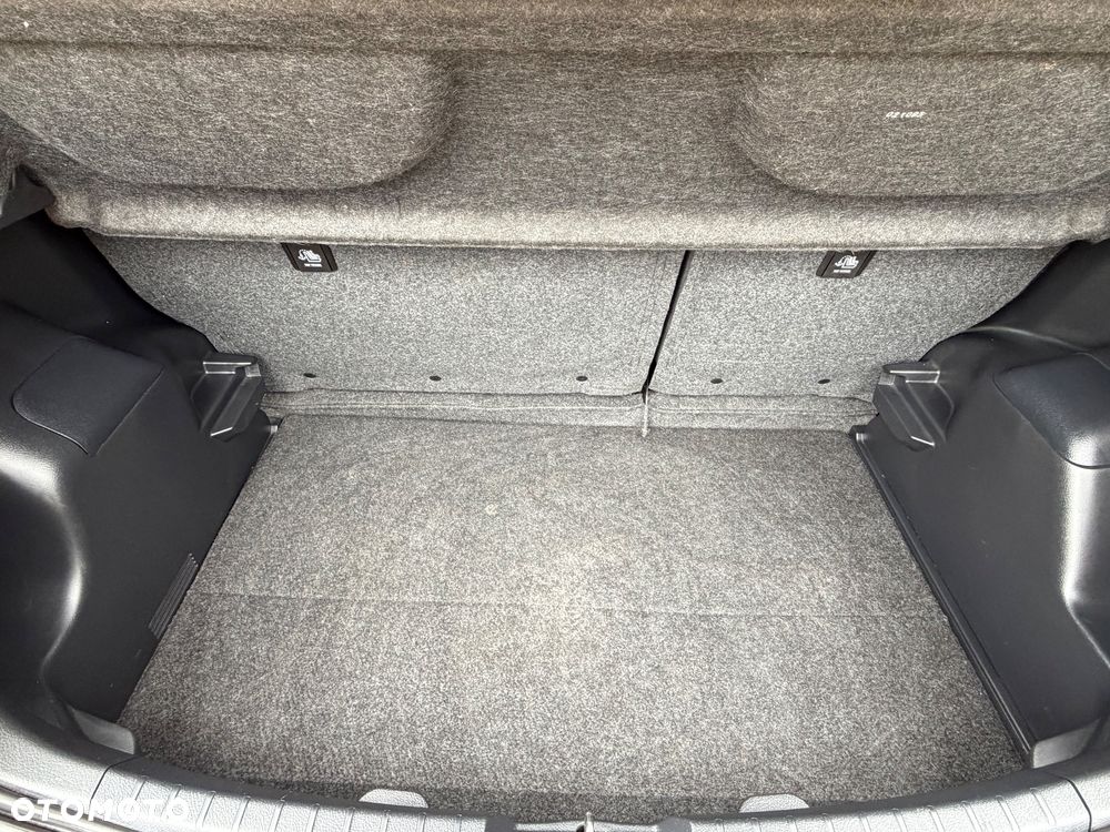 Toyota Yaris - 32