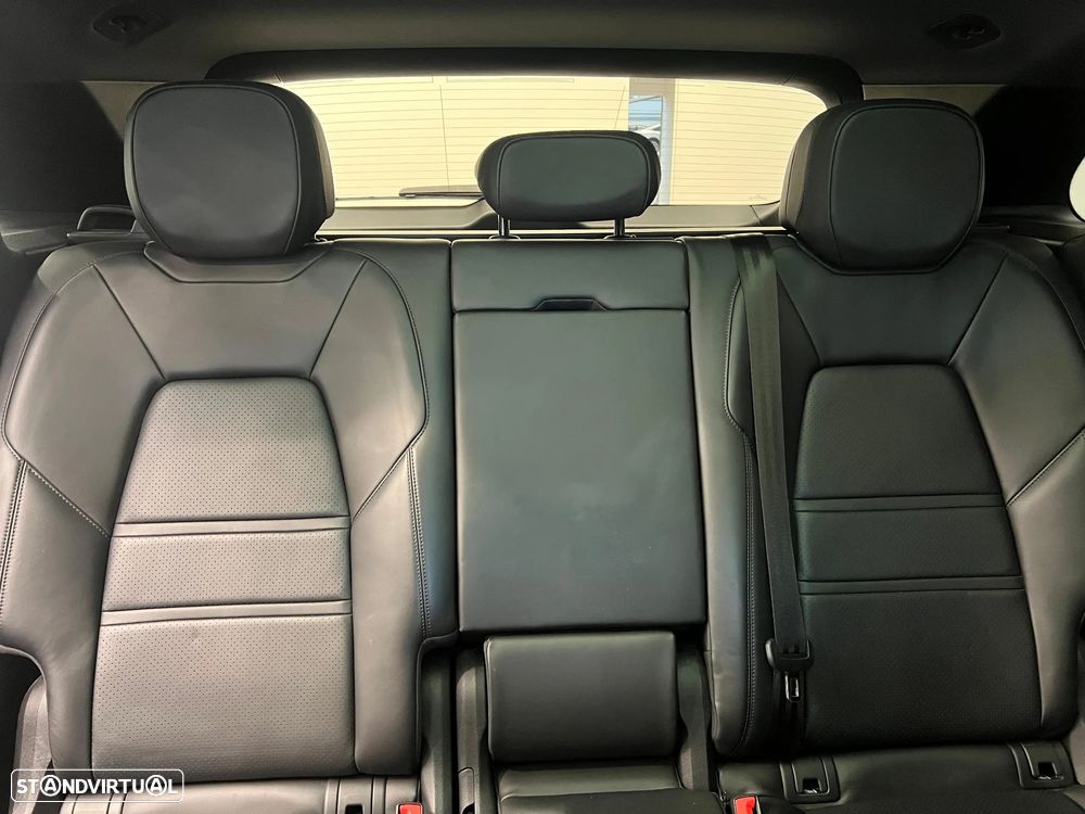 Porsche Cayenne - 35