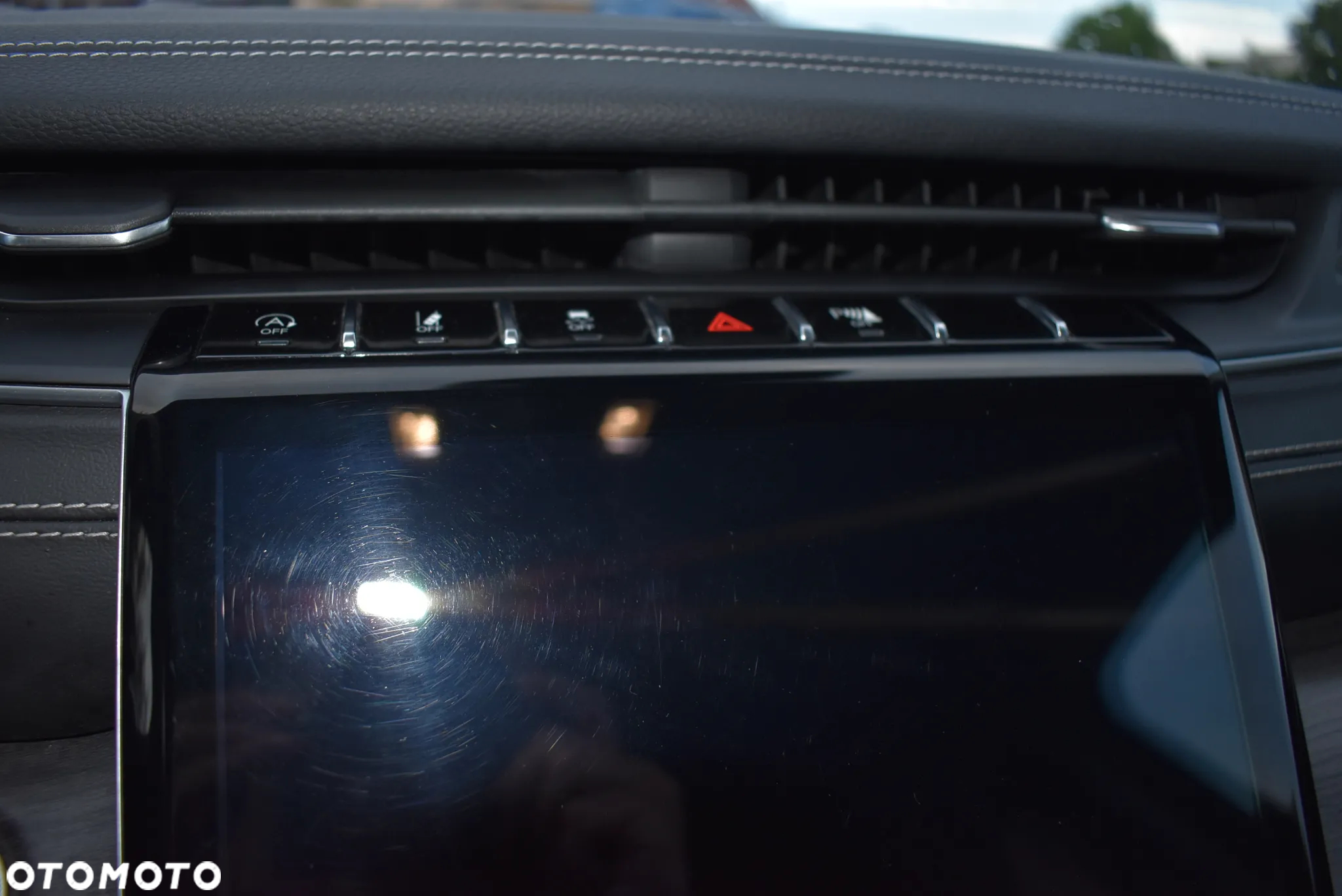 Jeep Grand Cherokee - 36