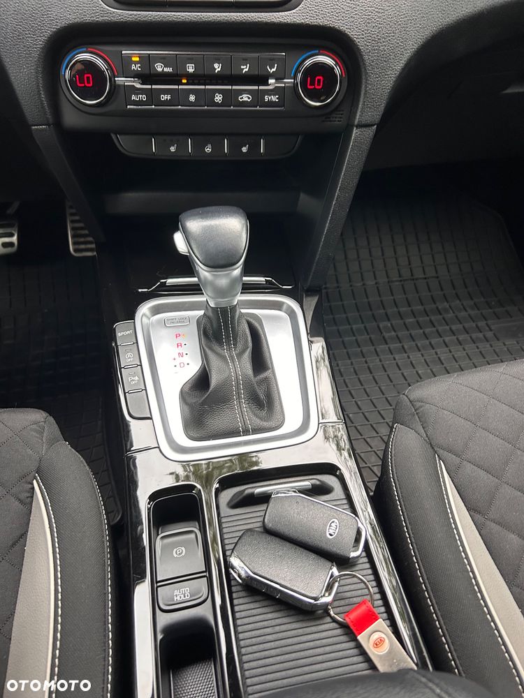 Kia ProCeed - 13