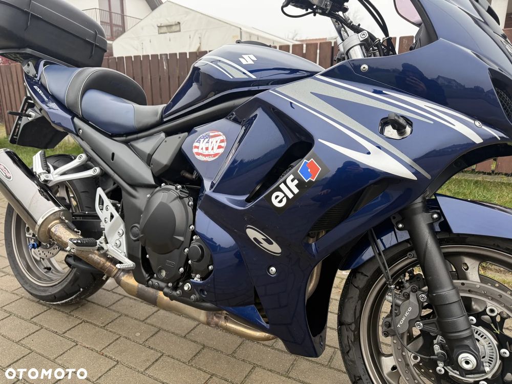 Suzuki GSX - 17