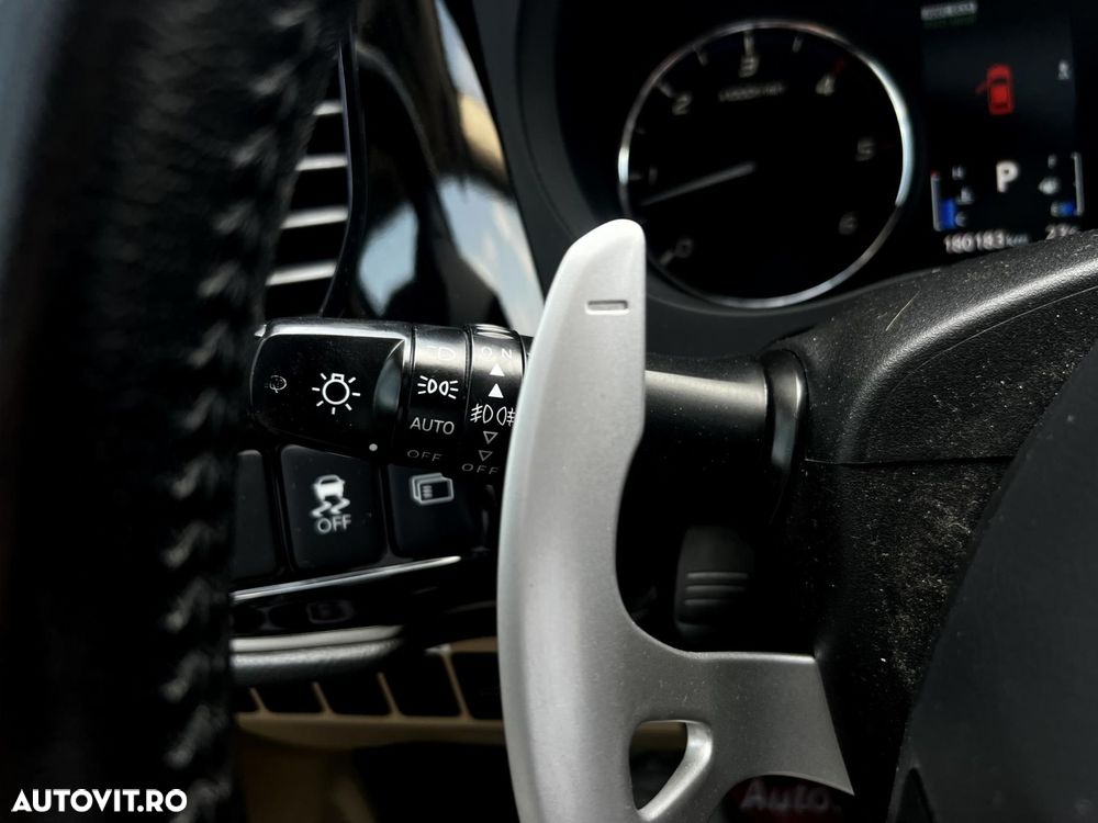 Mitsubishi Outlander - 18