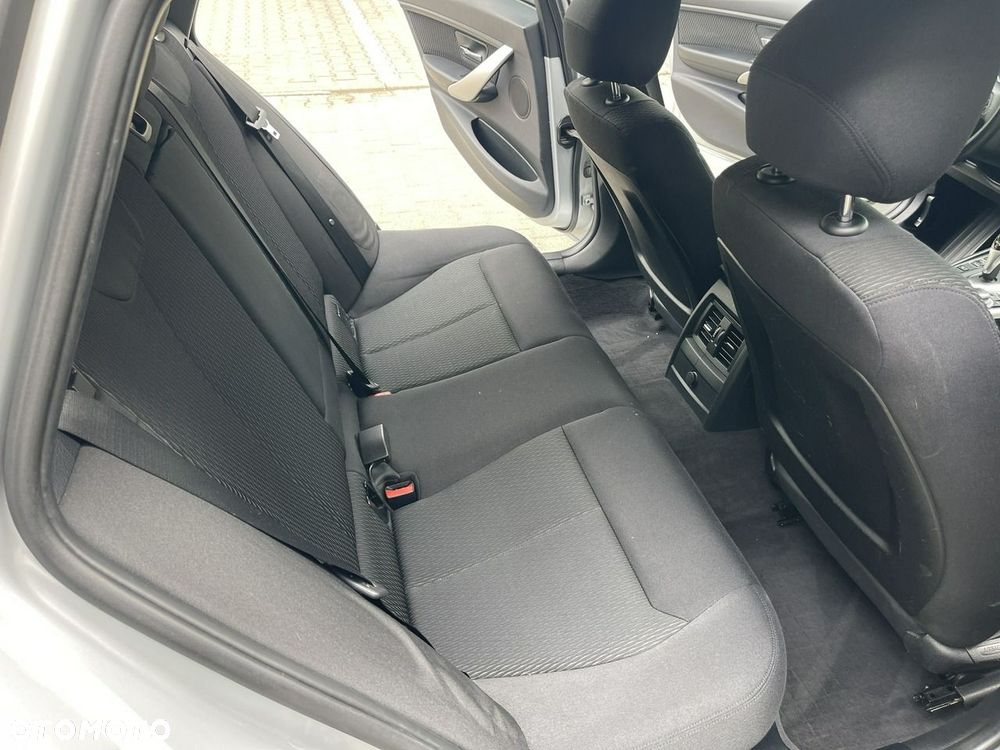 BMW Seria 3 - 26