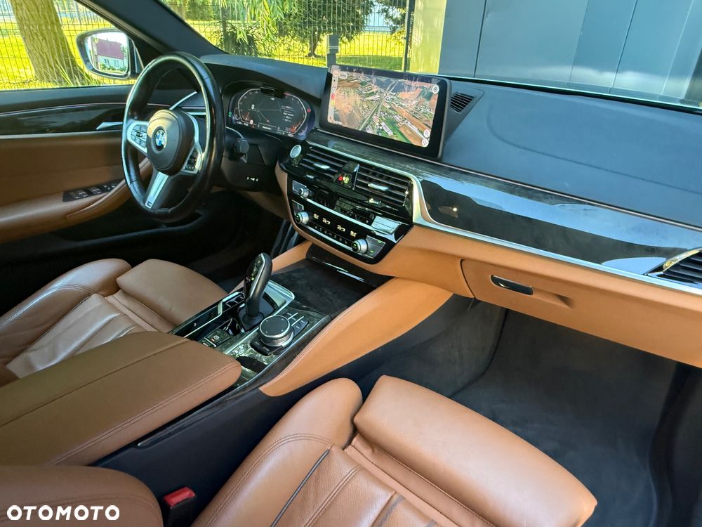BMW Seria 5 530i xDrive mHEV M Sport sport - 38