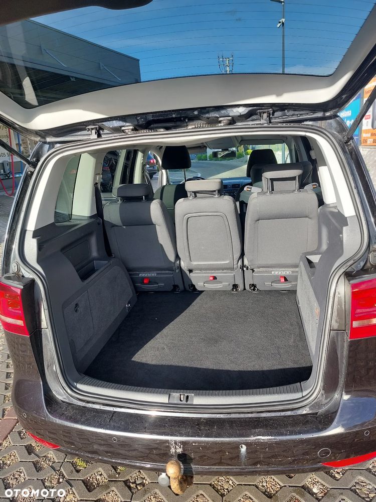 Volkswagen Touran - 22