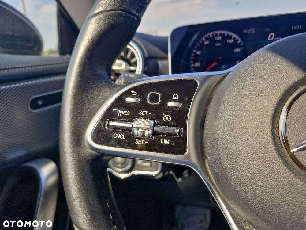 Mercedes-Benz CLA 180 Progressive 7G-DCT - 19