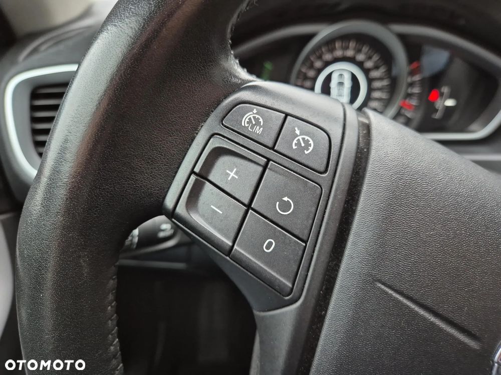 Volvo V40 T3 Drive-E Momentum - 11