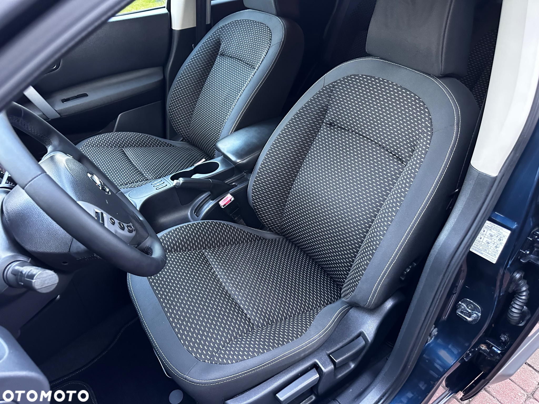 Nissan Qashqai 2.0 visia - 24