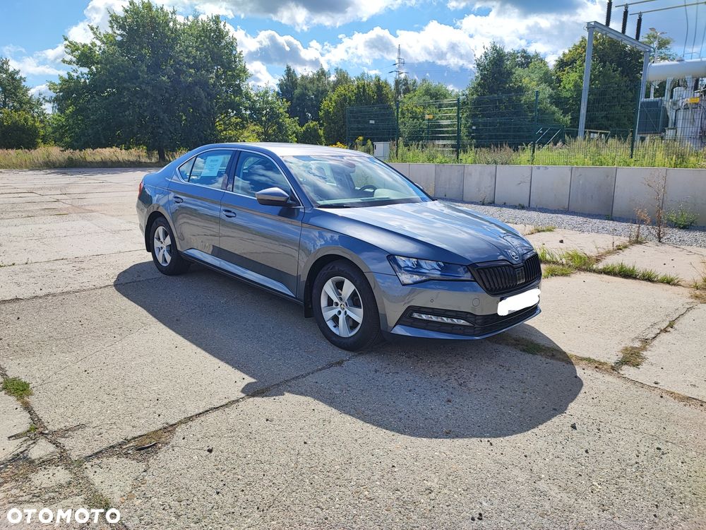 Skoda Superb 2023 photo 2