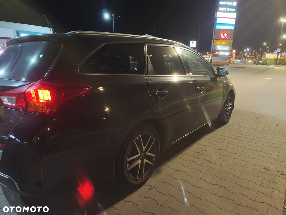 Toyota Auris ver-hybrid-135-premium - 10
