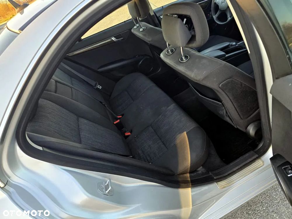 Mercedes-Benz Klasa C 180 Kompressor Avantgarde - 28