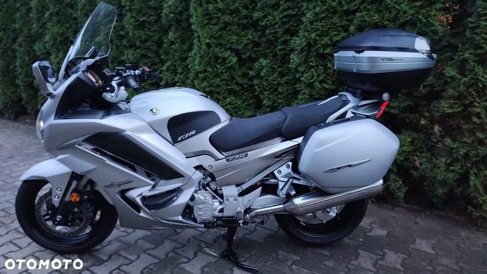 Yamaha FJR - 24
