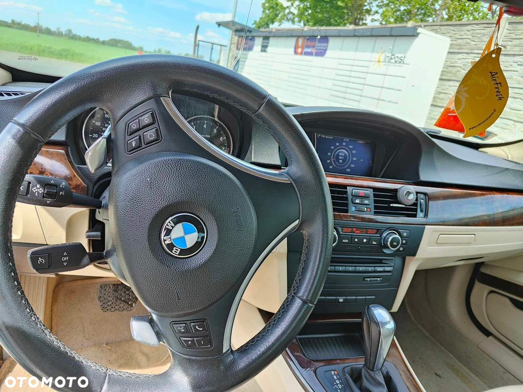BMW Seria 3 335i - 12