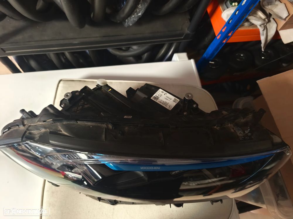 Farol direito led performance EQA EQB W243 - 3