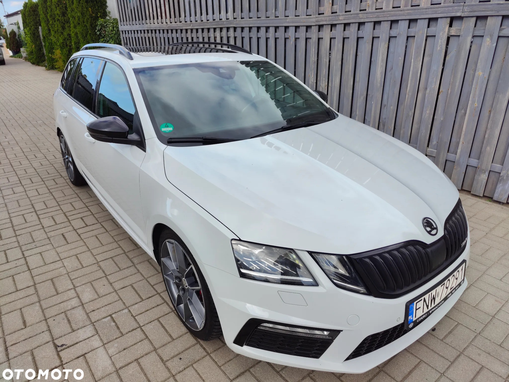 Skoda Octavia Combi 2.0 TDI RS - 2