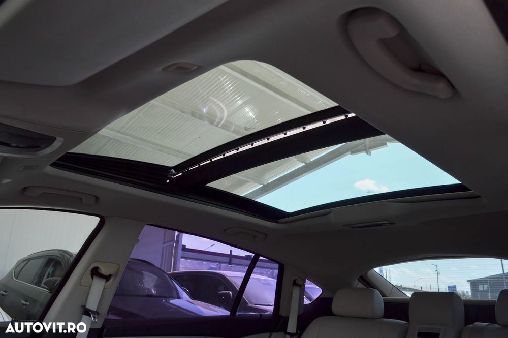 BMW Seria 5 520d Aut. Luxury Line - 32