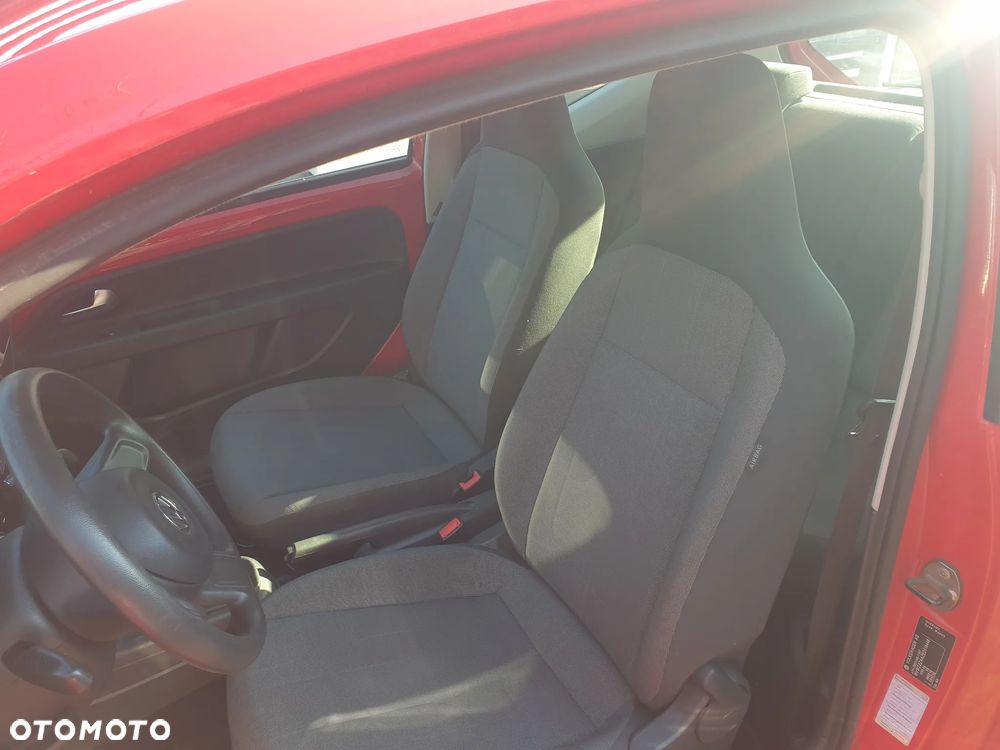 Volkswagen up! move - 12