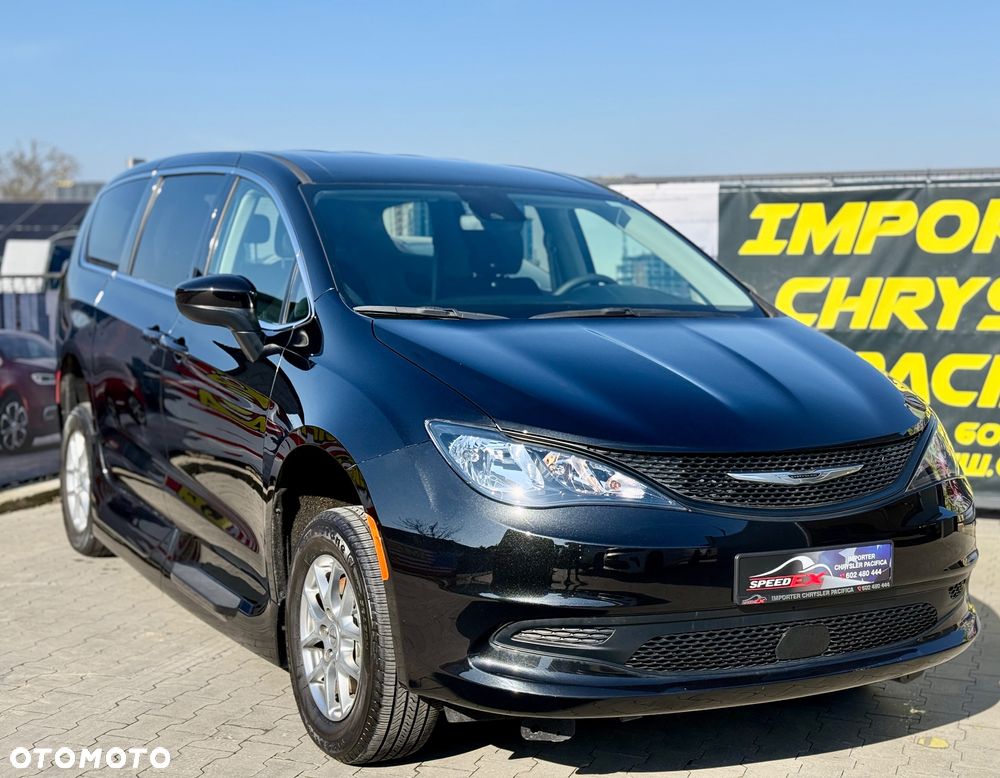 Chrysler Pacifica - 2