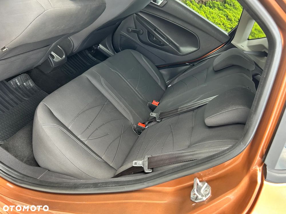 Ford Fiesta - 32