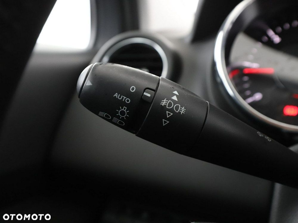 Peugeot 5008 1.6 BlueHDi Style 7os - 29