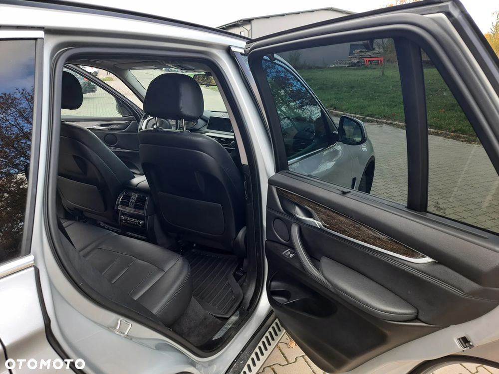BMW X5 xDrive35i - 12