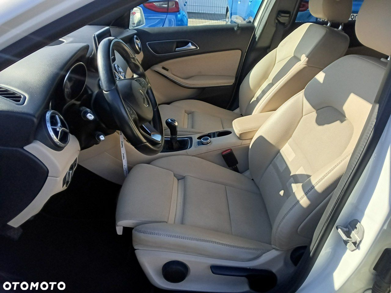 Mercedes-Benz GLA - 14