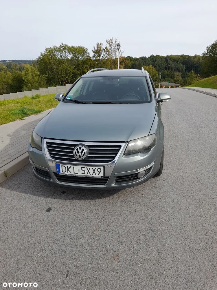 Volkswagen Passat - 1