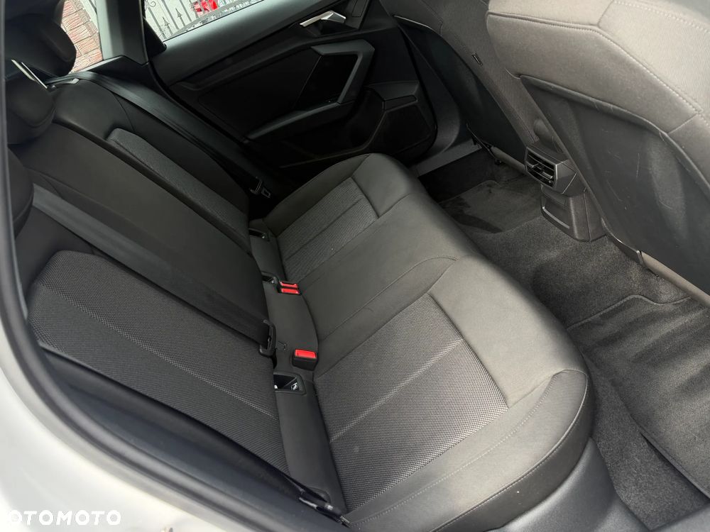 Audi A3 Sportback 35 TFSI mHEV S tronic - 32