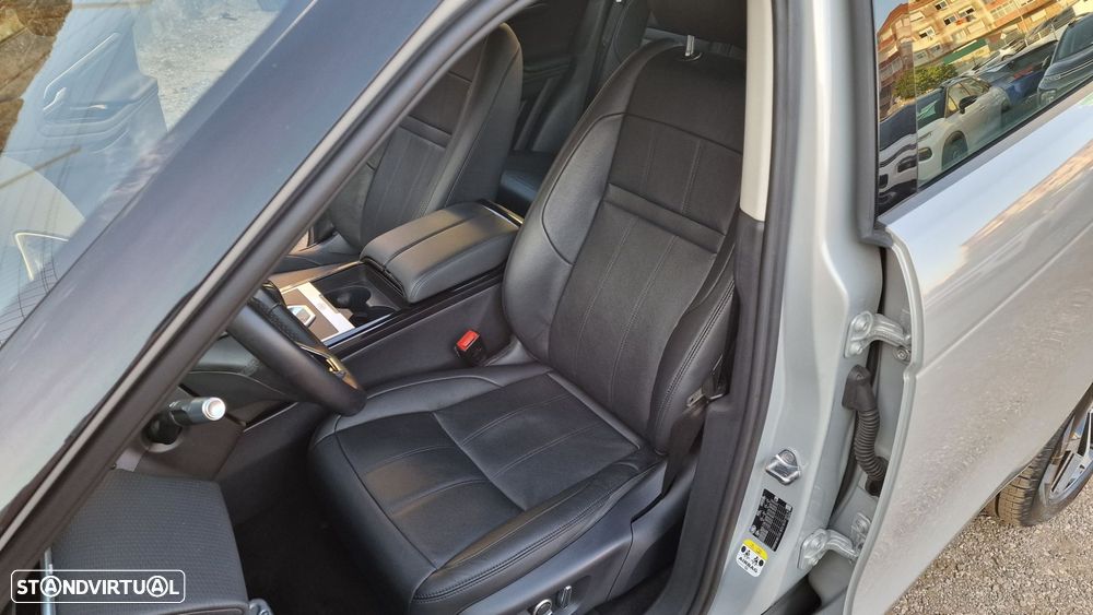 Land Rover Range Rover Evoque 1.5 P300e AWD Nolita Edition Auto - 32