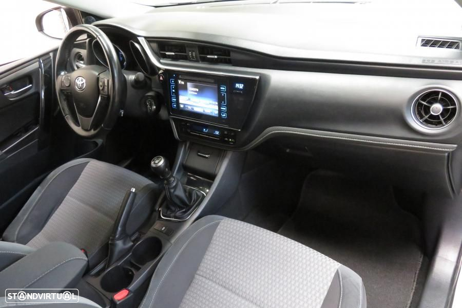 Toyota Auris 1.4 D-4D Com. +P.Sport+Navi - 15