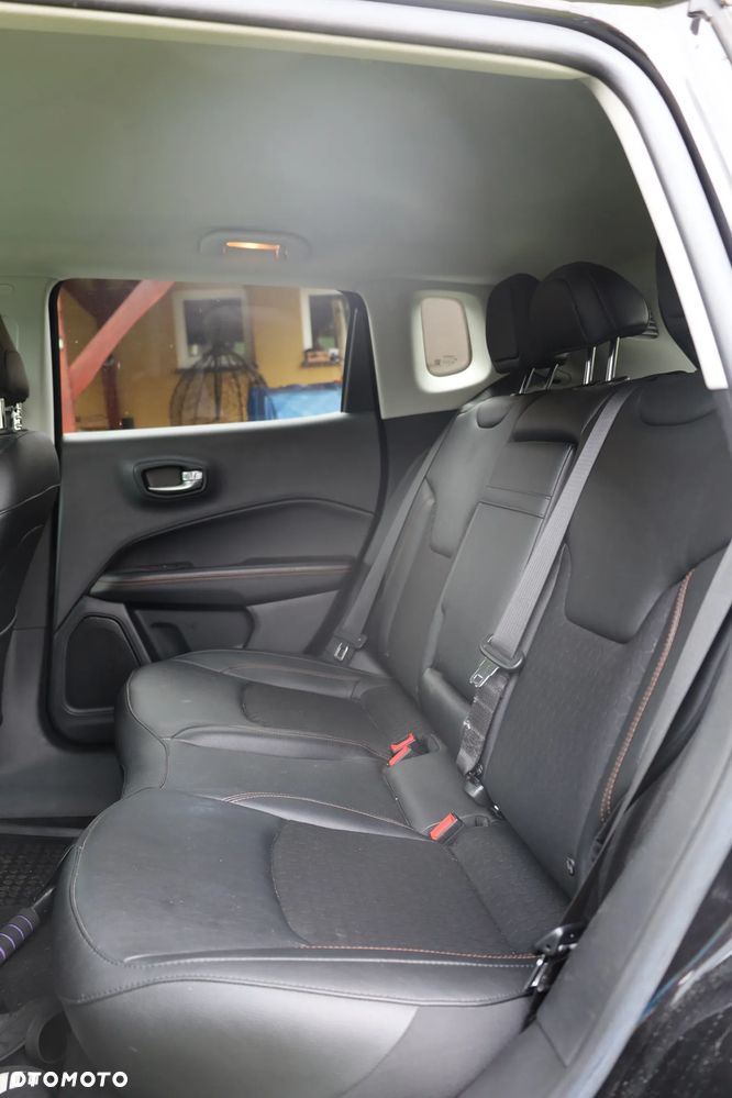 Jeep Compass - 28