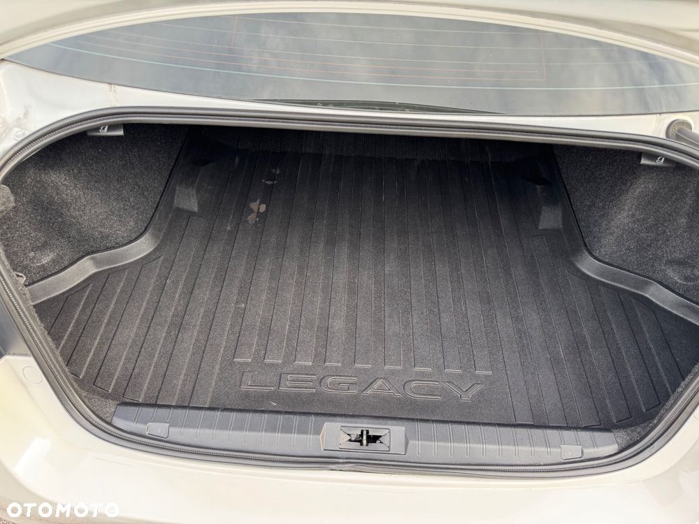 Subaru Legacy - 20