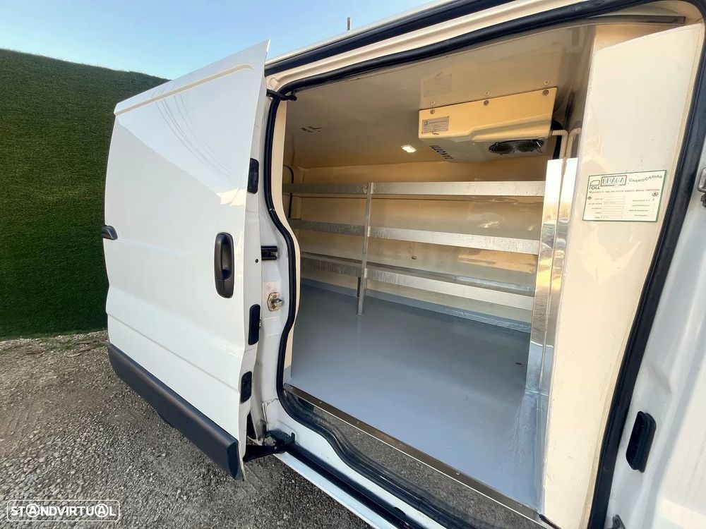 Opel vivaro 2.0d c/frio de conservaÇÃo - 21
