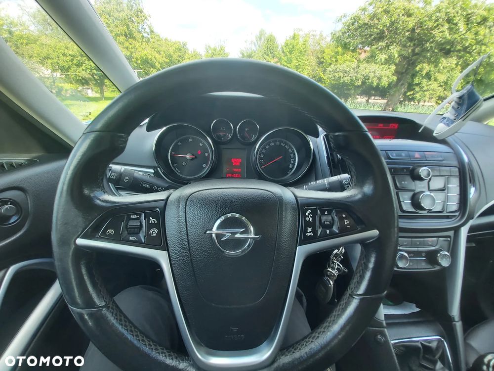 Opel Zafira - 9