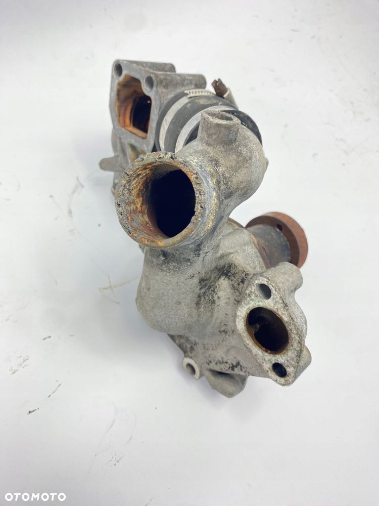 POMPA WODY OBUDOWA TERMOSTATU MERCEDES W123 W126 R107 280 M110 1102010701 - 7
