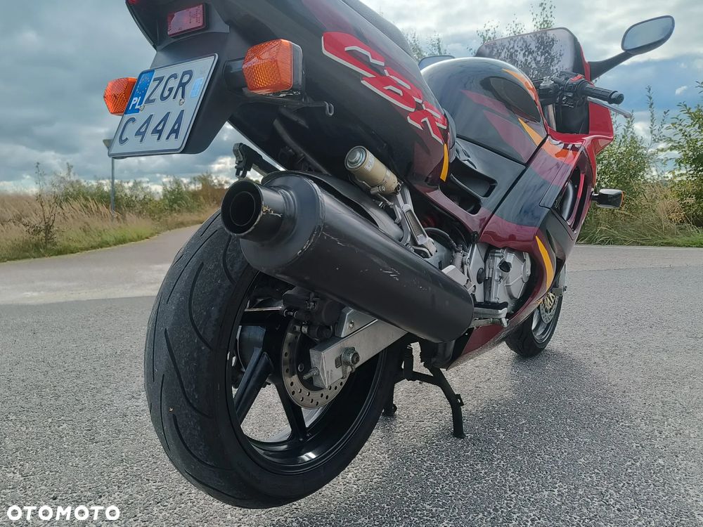 Honda CBR - 25