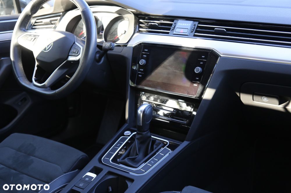Volkswagen Passat 1.5 TSI OPF DSG Elegance - 32