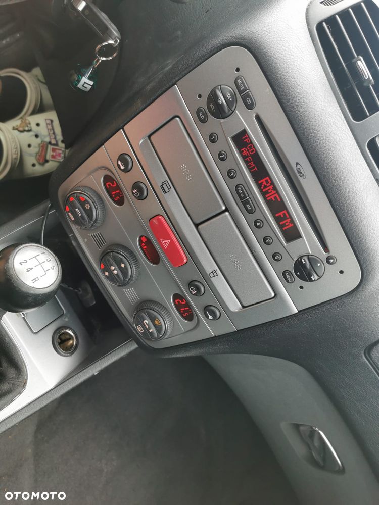Alfa Romeo 147 1.9 JTDM 8V - 23