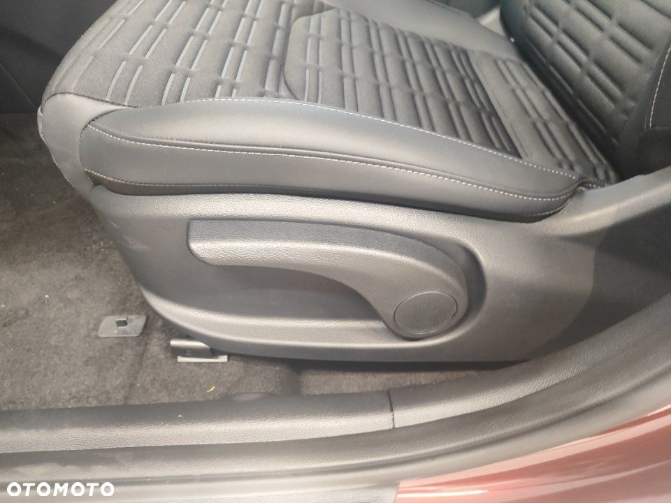 Kia XCeed - 10