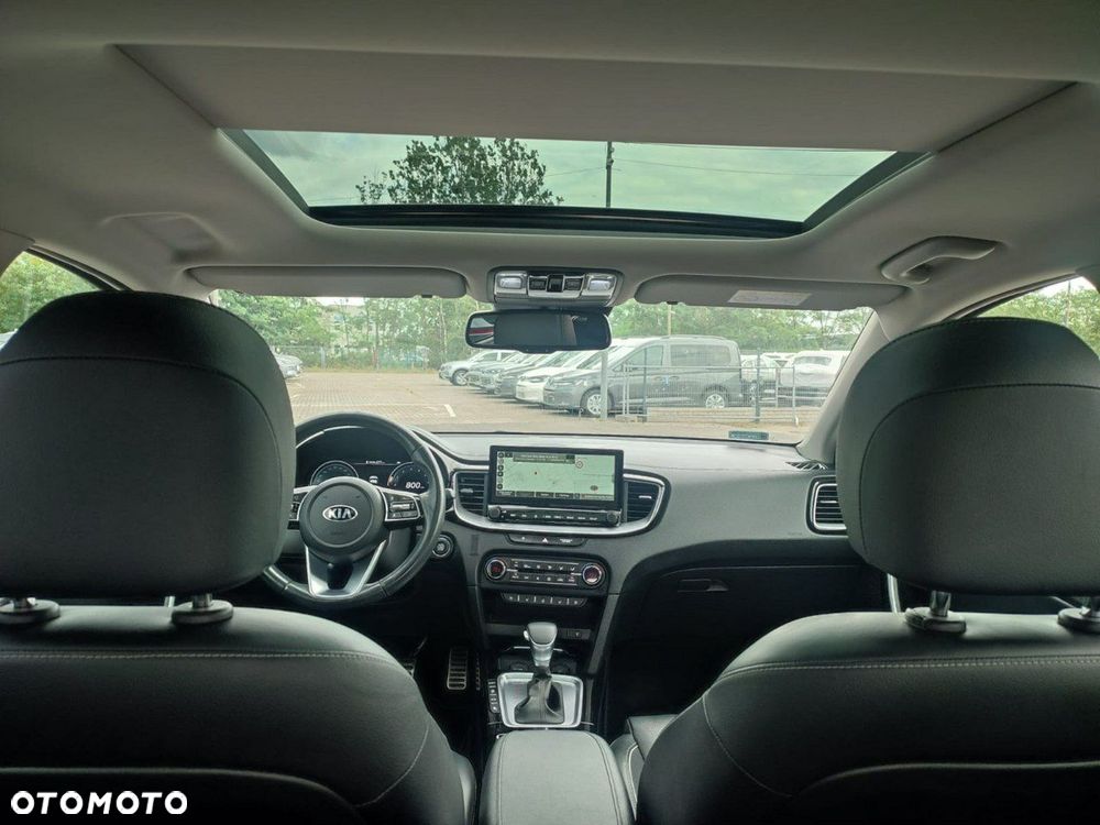 Kia XCeed - 26
