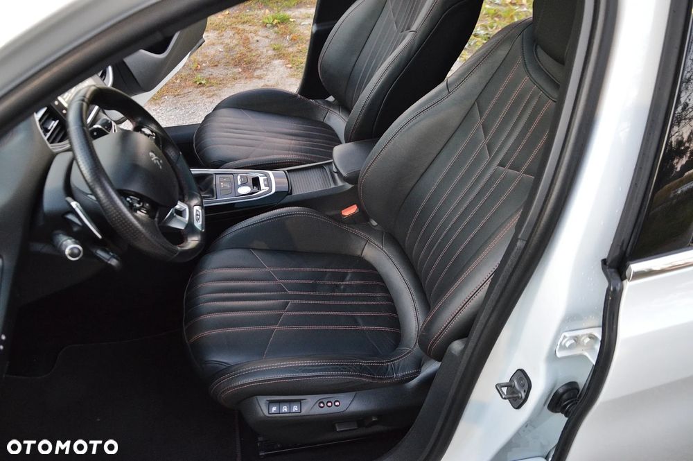 Peugeot 308 BlueHDi 180 EAT6 GT - 17