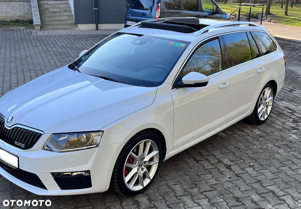Skoda Octavia 2.0 TDI DSG RS - 3