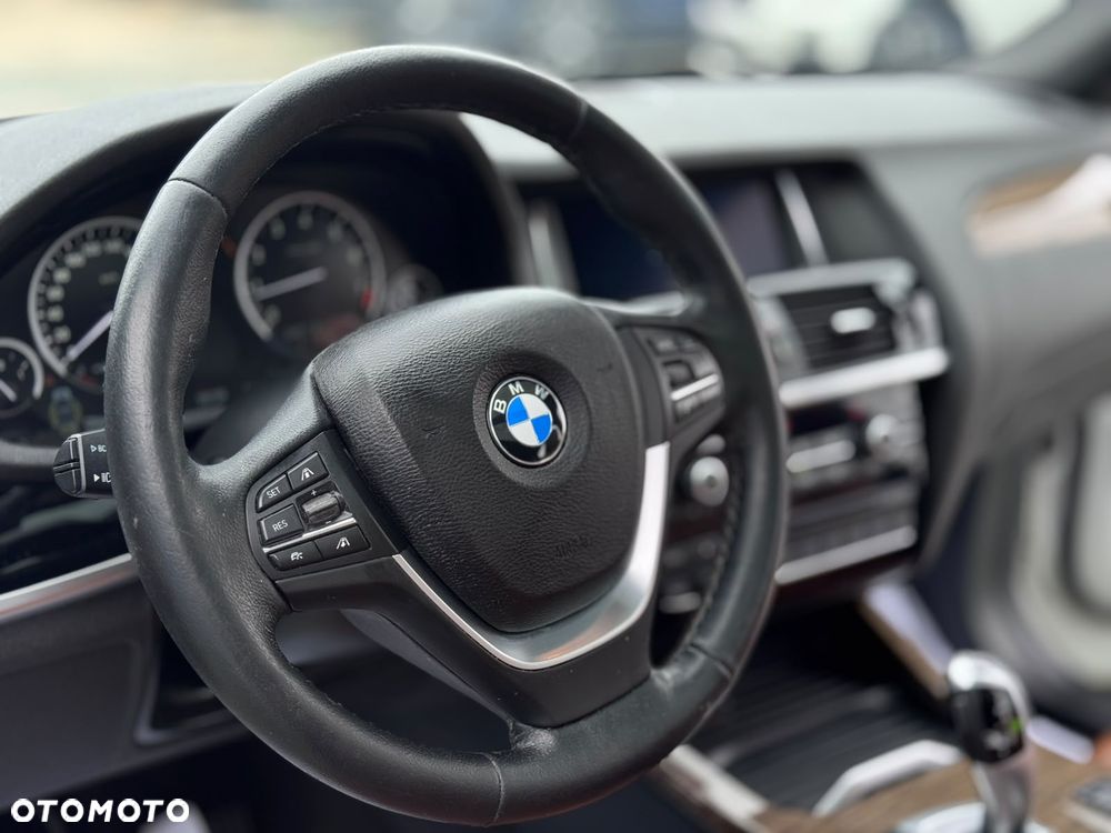 BMW X3 xDrive28i xLine - 30