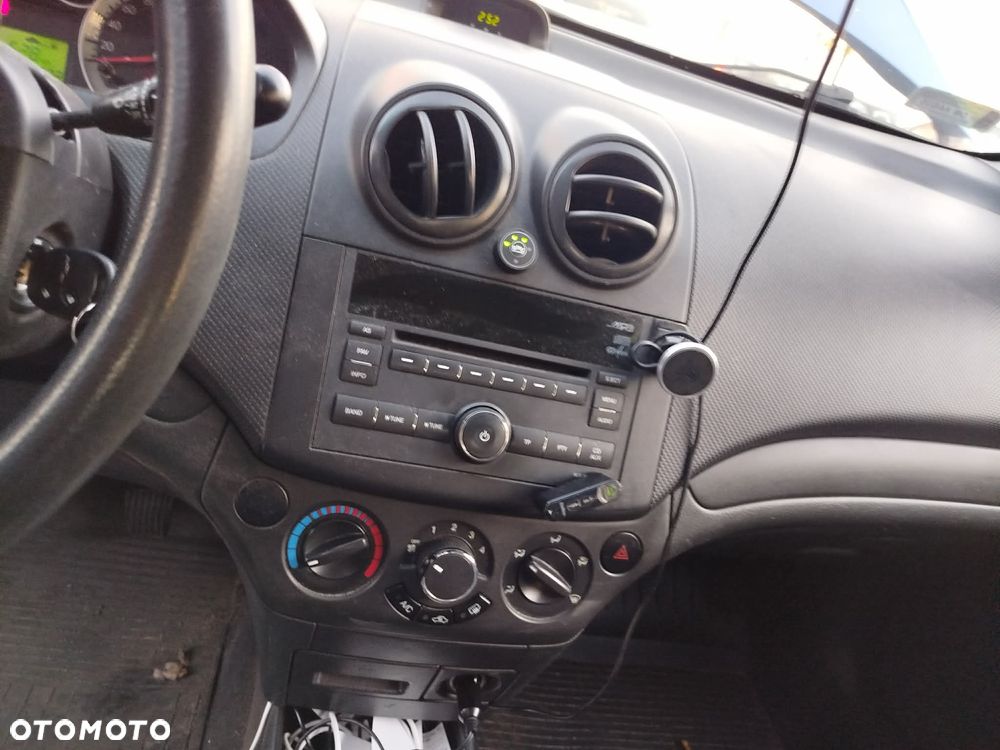 Chevrolet Aveo 1.2 16V Base+ - 5