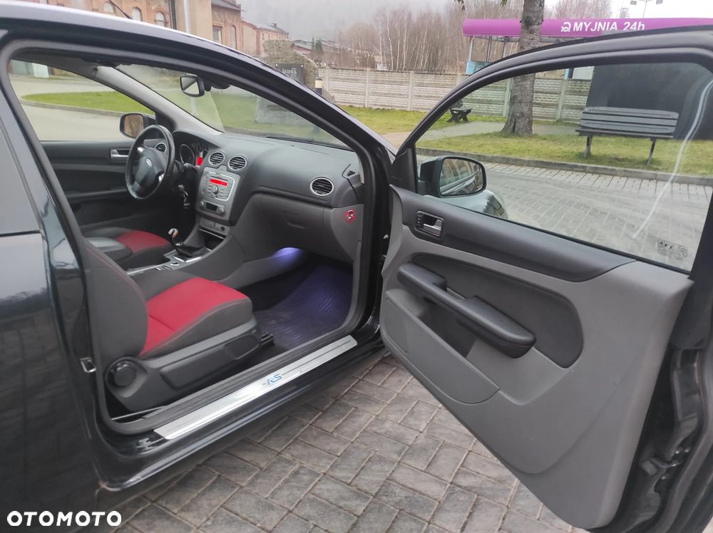 Ford Focus 2.0 Trend + - 11