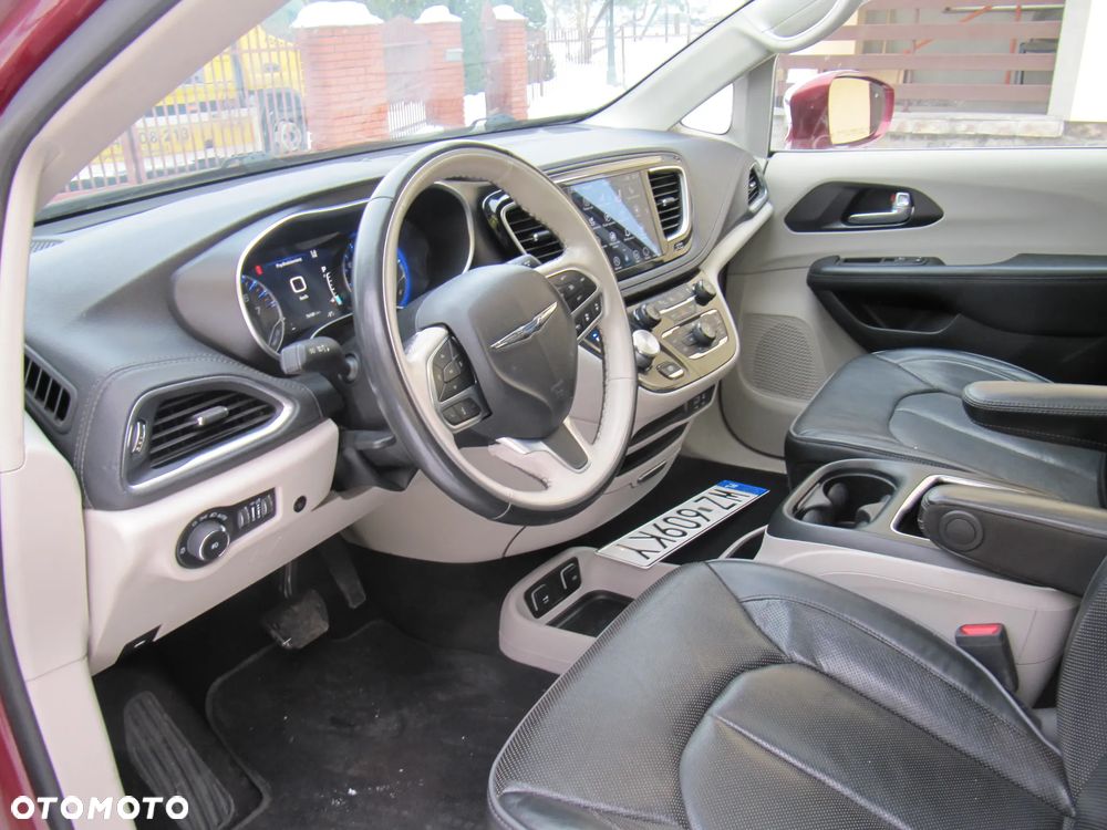 Chrysler Pacifica - 9