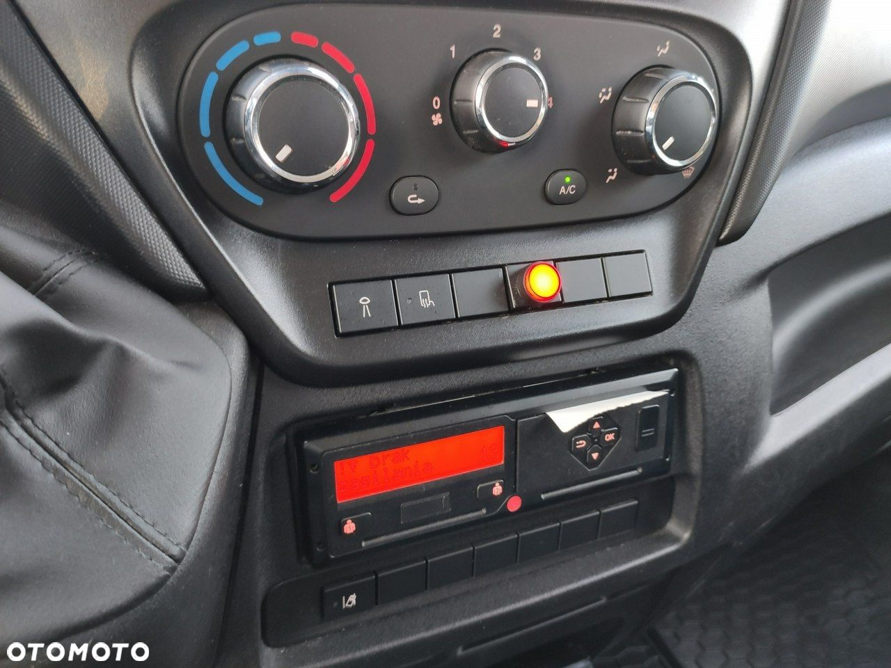 Iveco Daily 70C17 Mroźnia Ściana Grodziowa Multitemperatura - 30