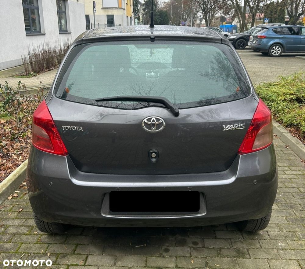 Toyota Yaris 1.3 Terra - 4